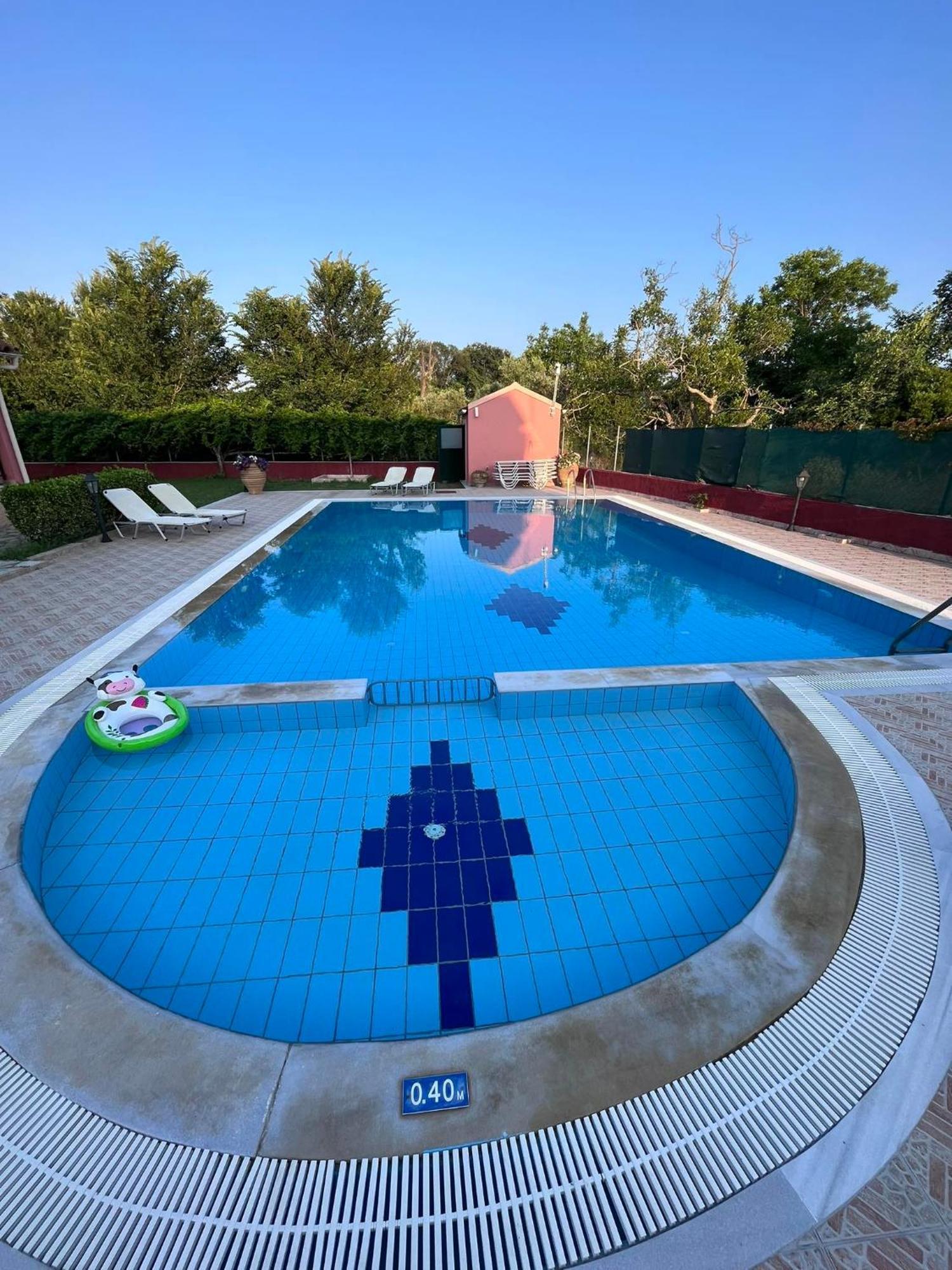 Gregory-Vassilis Apartments Dasziá Kültér fotó