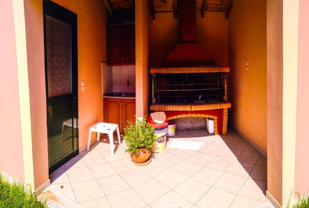 Gregory-Vassilis Apartments Dasziá Kültér fotó