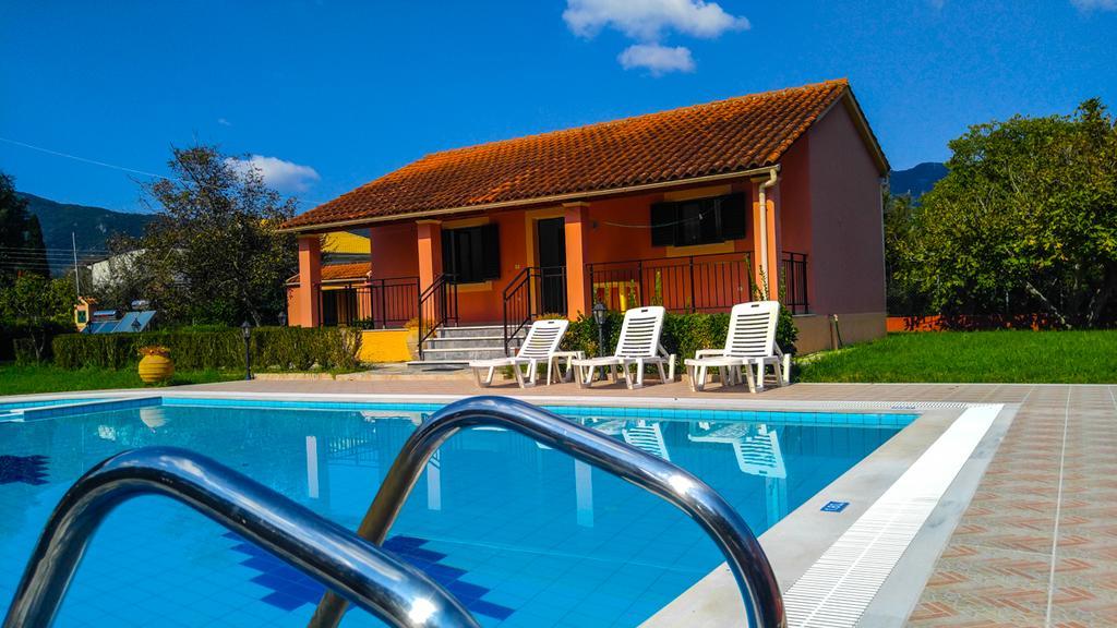 Gregory-Vassilis Apartments Dasziá Kültér fotó
