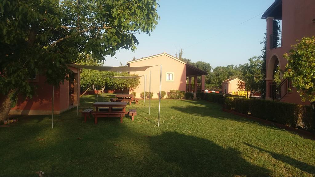 Gregory-Vassilis Apartments Dasziá Kültér fotó