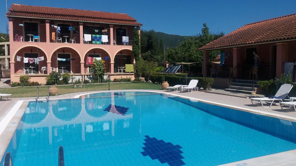 Gregory-Vassilis Apartments Dasziá Kültér fotó